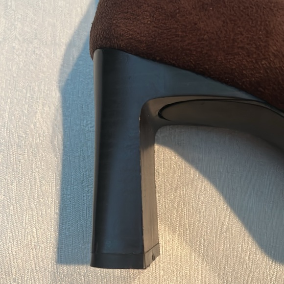 Predictions Women’s Brown Ankle Heeled Boots w/ square heel Size 8.5 Preowned - Picture 3 of 16